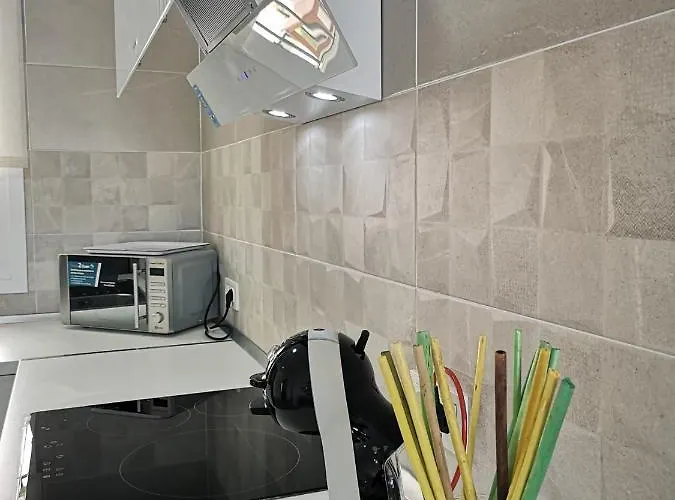 Arco De La Villa,solo Familia Y Parejas,parking Gratuito