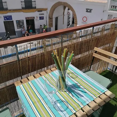 Arco De La Villa,solo Familia Y Parejas,parking Gratuito