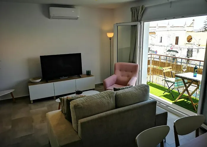 Arco De La Villa,solo Familia Y Parejas,parking Gratuito *