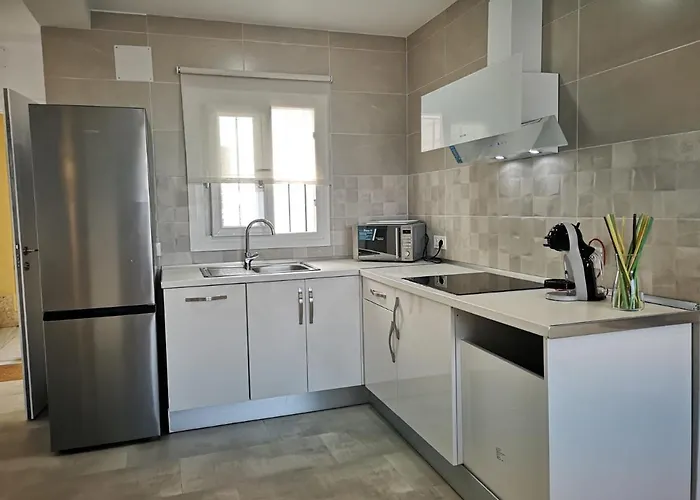 Arco De La Villa,solo Familia Y Parejas,parking Gratuito דירה