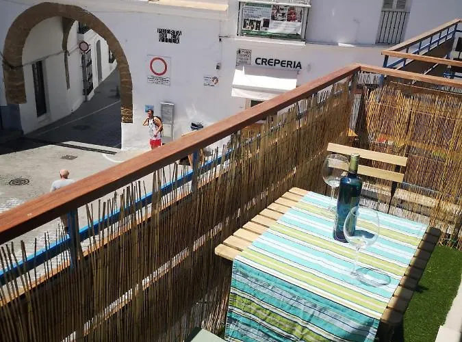 Arco De La Villa,solo Familia Y Parejas,parking Gratuito