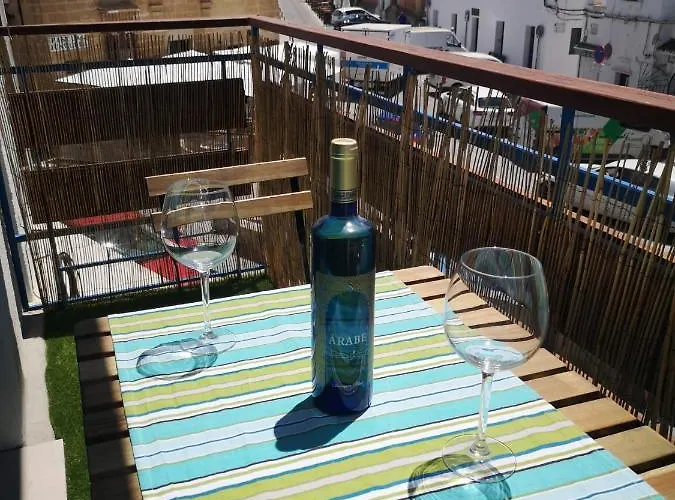 Arco De La Villa,solo Familia Y Parejas,parking Gratuito דירה