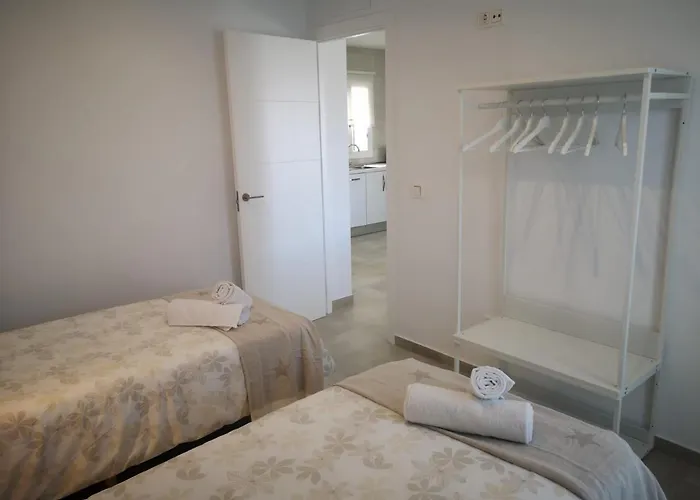 Arco De La Villa,solo Familia Y Parejas,parking Gratuito