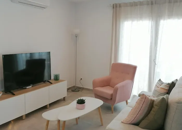 Arco De La Villa,solo Familia Y Parejas,parking Gratuito